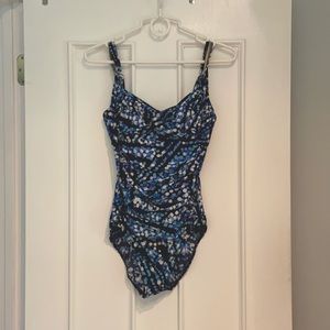 Land’s End one piece swimsuit; size 8